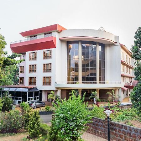 Chances Resort And Casino An Indy Resort Panaji Bagian luar foto