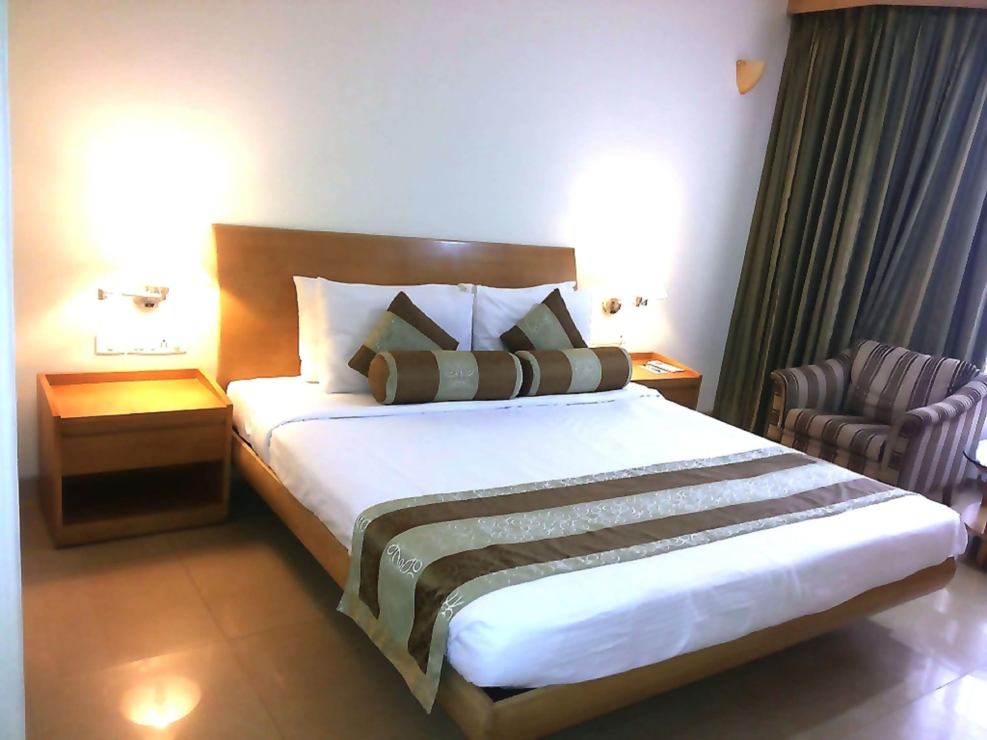 Chances Resort And Casino An Indy Resort Panaji Bagian luar foto