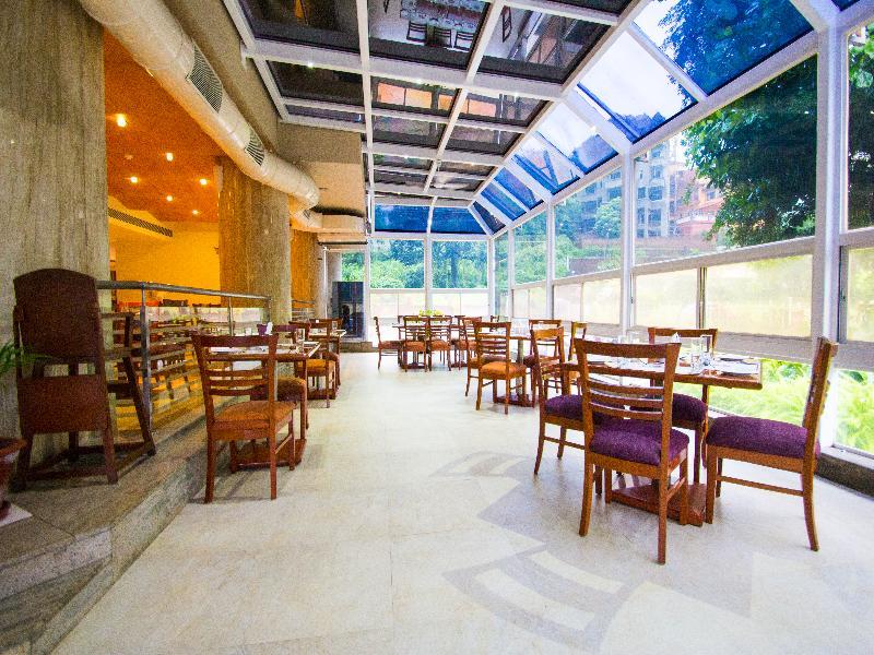 Chances Resort And Casino An Indy Resort Panaji Bagian luar foto