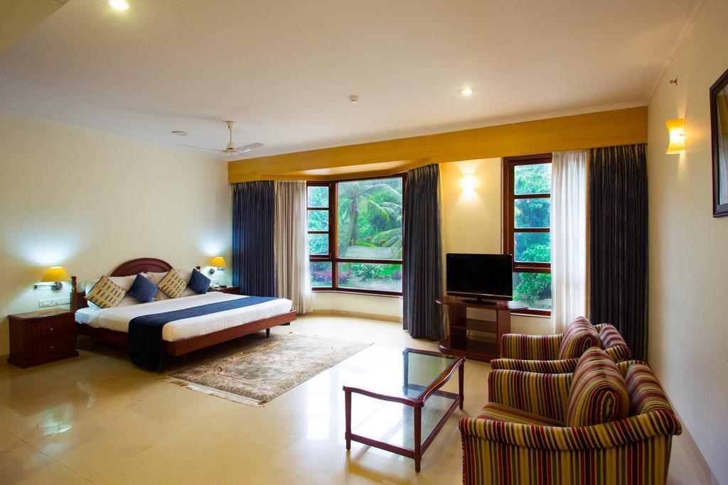 Chances Resort And Casino An Indy Resort Panaji Bagian luar foto