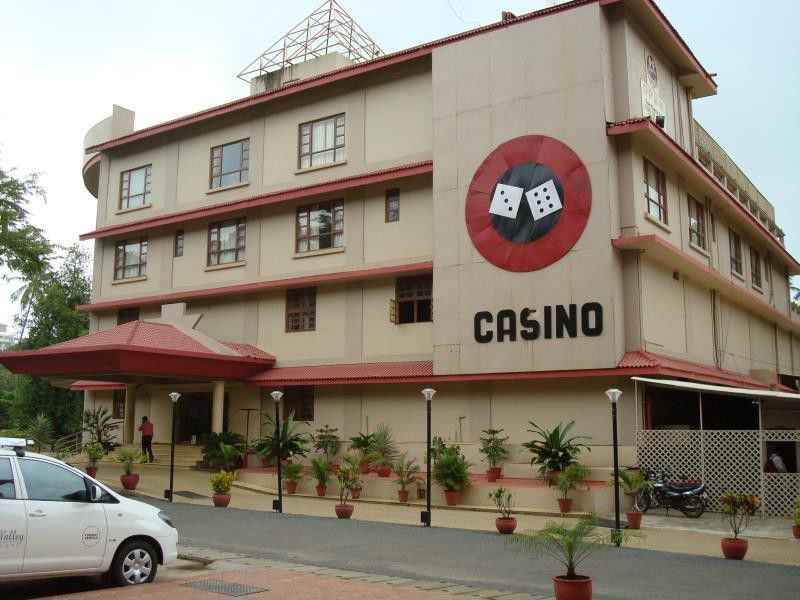 Chances Resort And Casino An Indy Resort Panaji Bagian luar foto