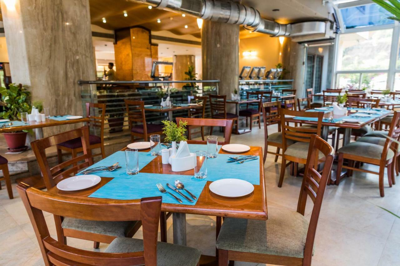Chances Resort And Casino An Indy Resort Panaji Bagian luar foto